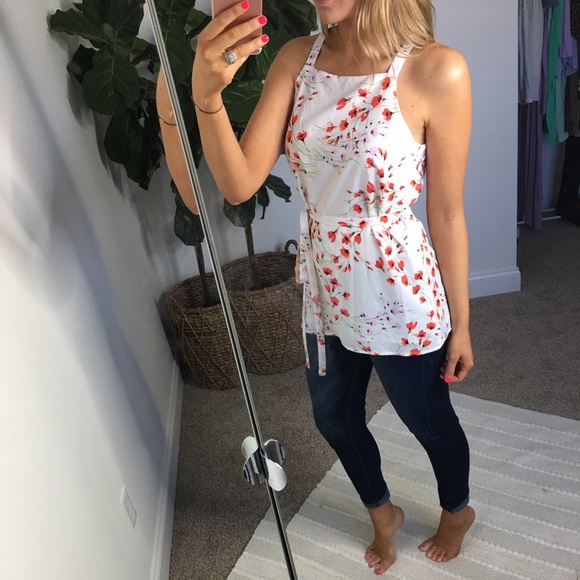 Banana Republic Tops - Prettiest tank for summer!